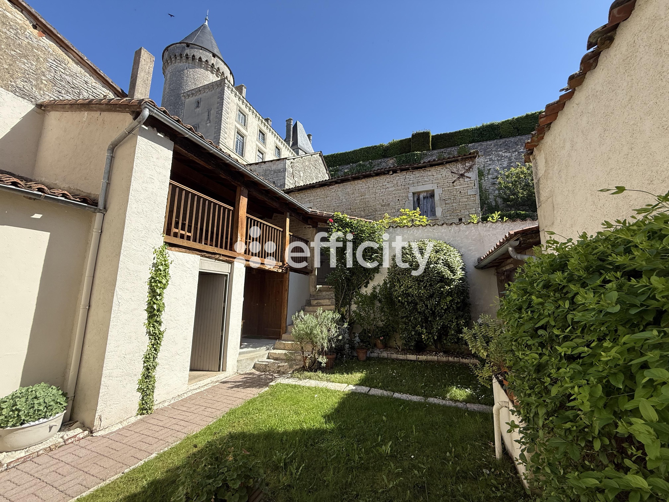 maison 6 pièces - 205,0m2 à Verteuil-sur-Charente (16510)