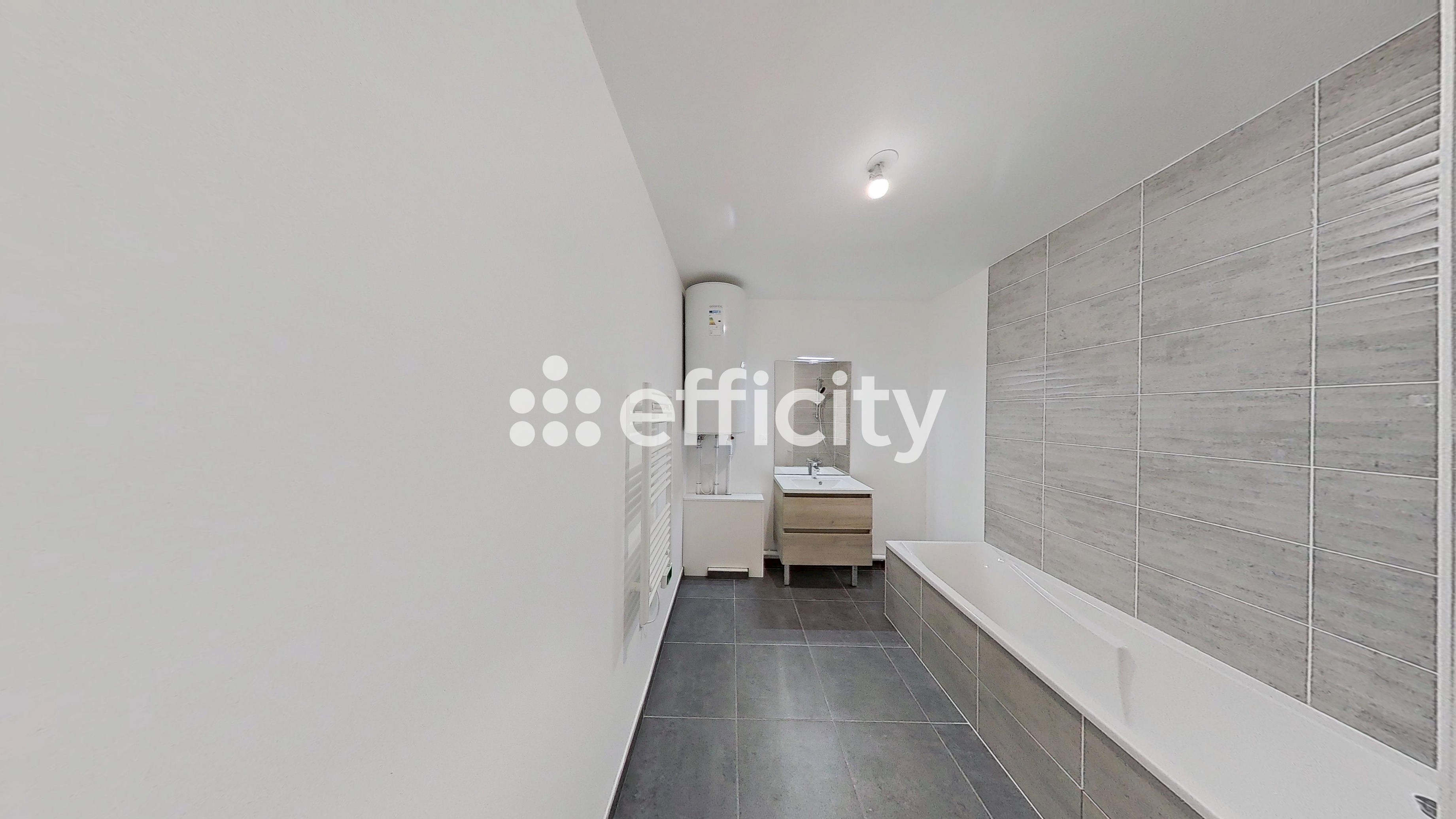 Achat immobilier Appartement 2 pièces  50m2 à La Roche-sur-Foron (74800) - Photo n°6