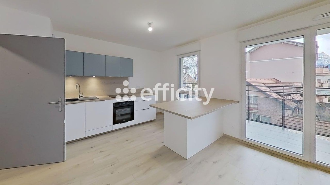 Achat immobilier Appartement 2 pièces  50m2 à La Roche-sur-Foron (74800) - Photo n°4