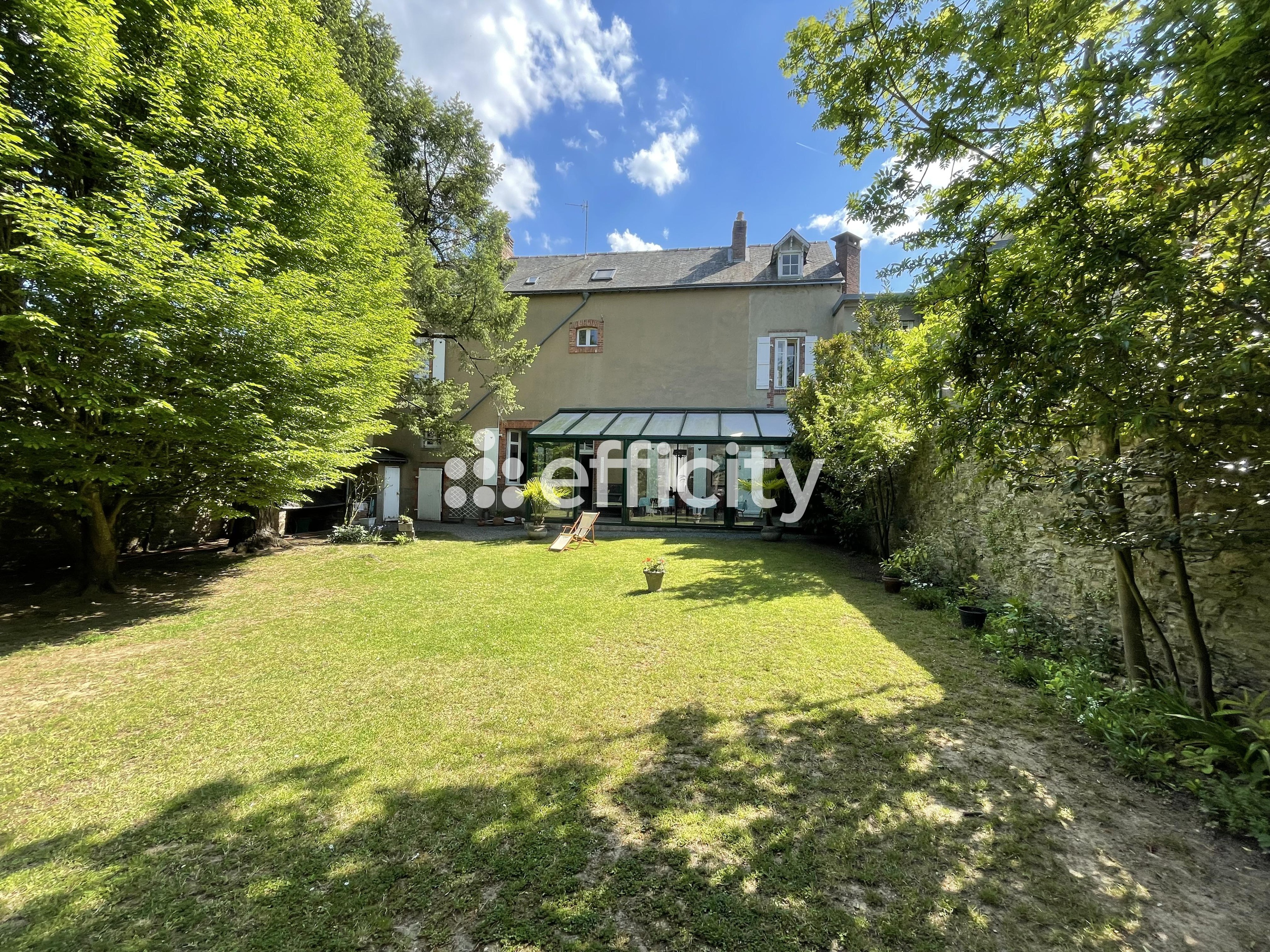 Achat immobilier Maison 7 pièces  169m2 à Laval (53000) - Photo n°1