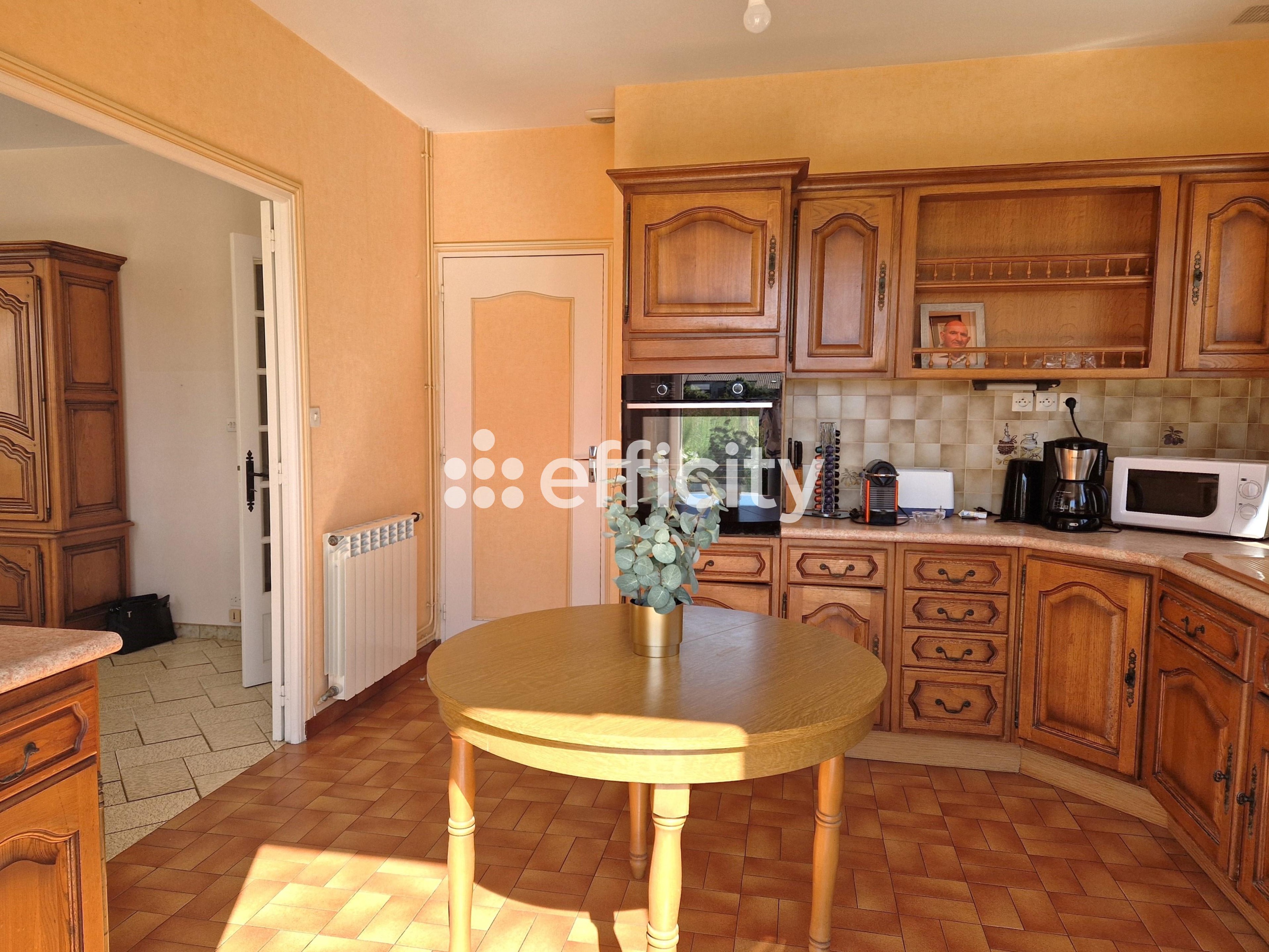 Achat immobilier Maison 6 pièces  120m2 à Saint-Just-Luzac (17320) - Photo n°5