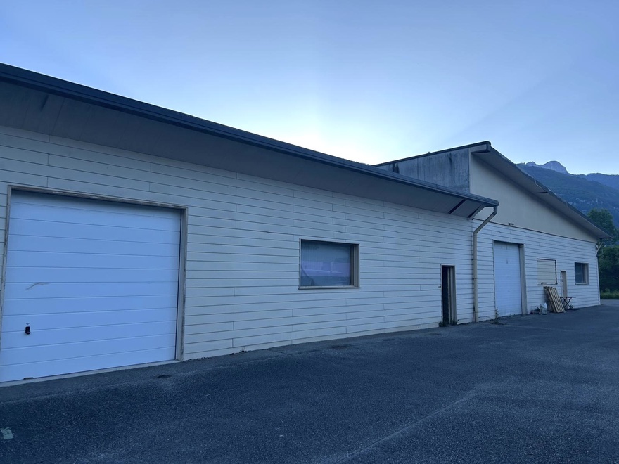 local commercial  - 1200m2 à Lathuile (74210)