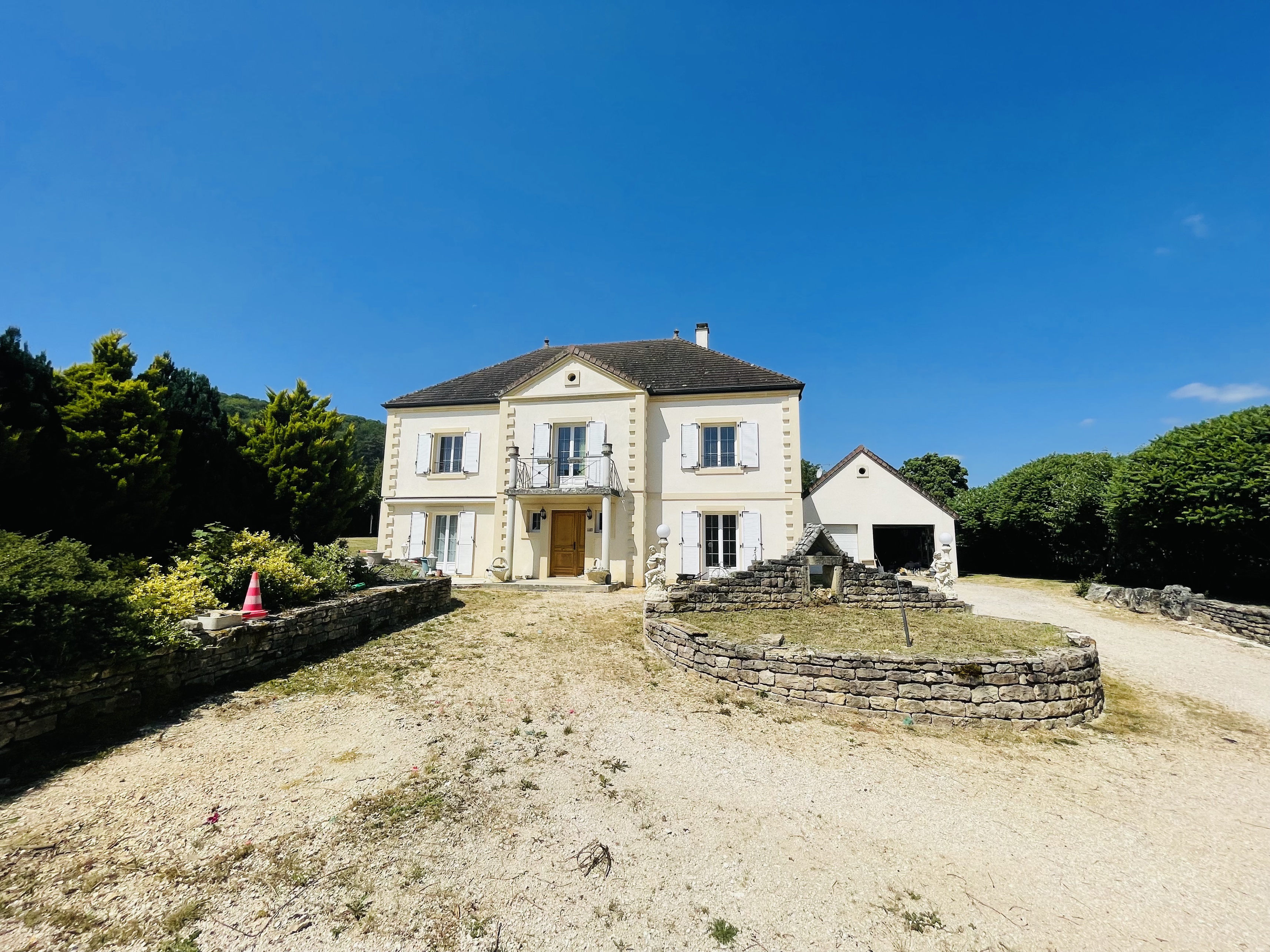 Achat immobilier Maison 8 pièces  232m2 à Agey (21410) - Photo n°1