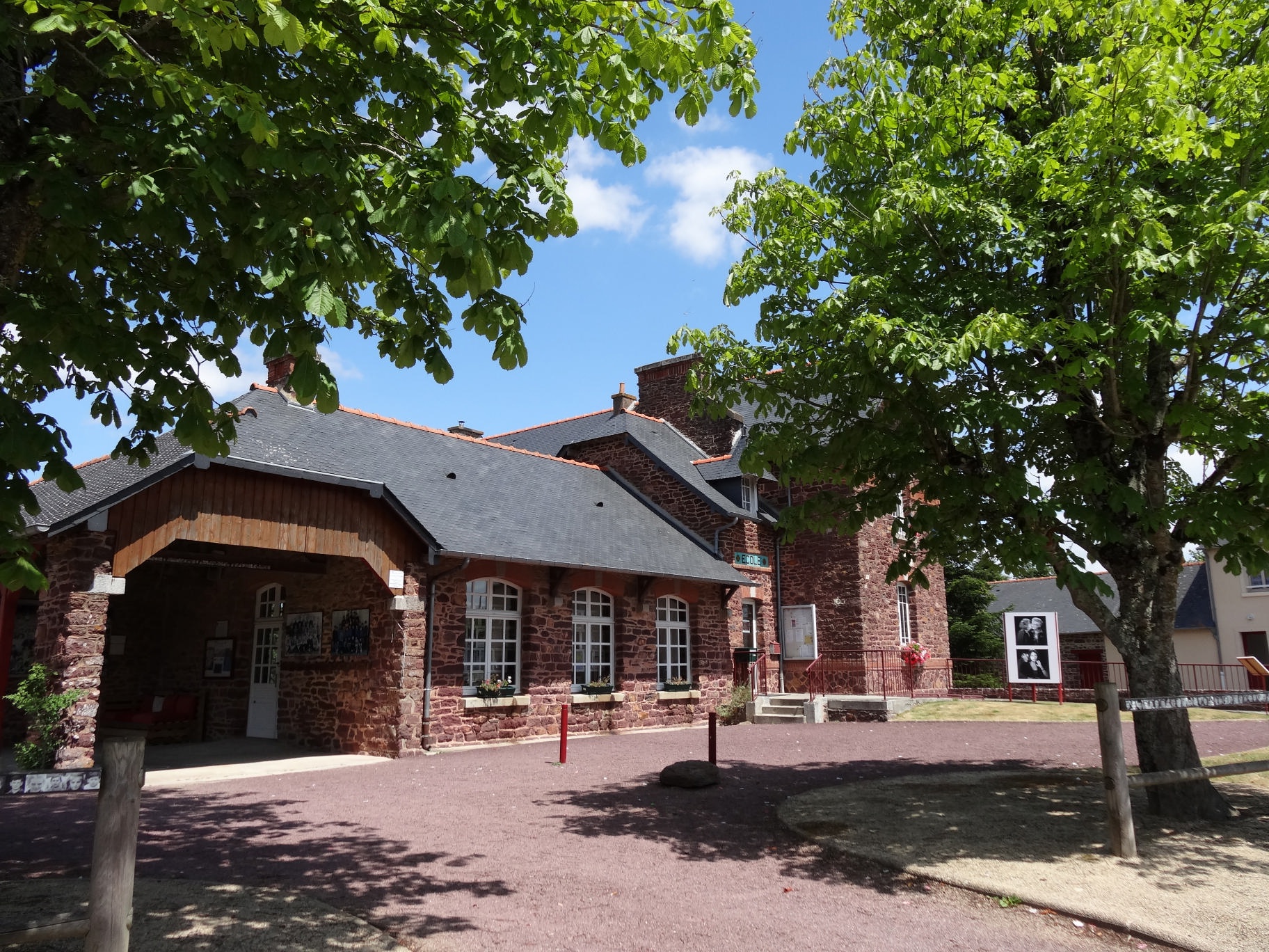 Terrain 594 m² · à Saint-Gonlay · 594 m² · 48 568 €