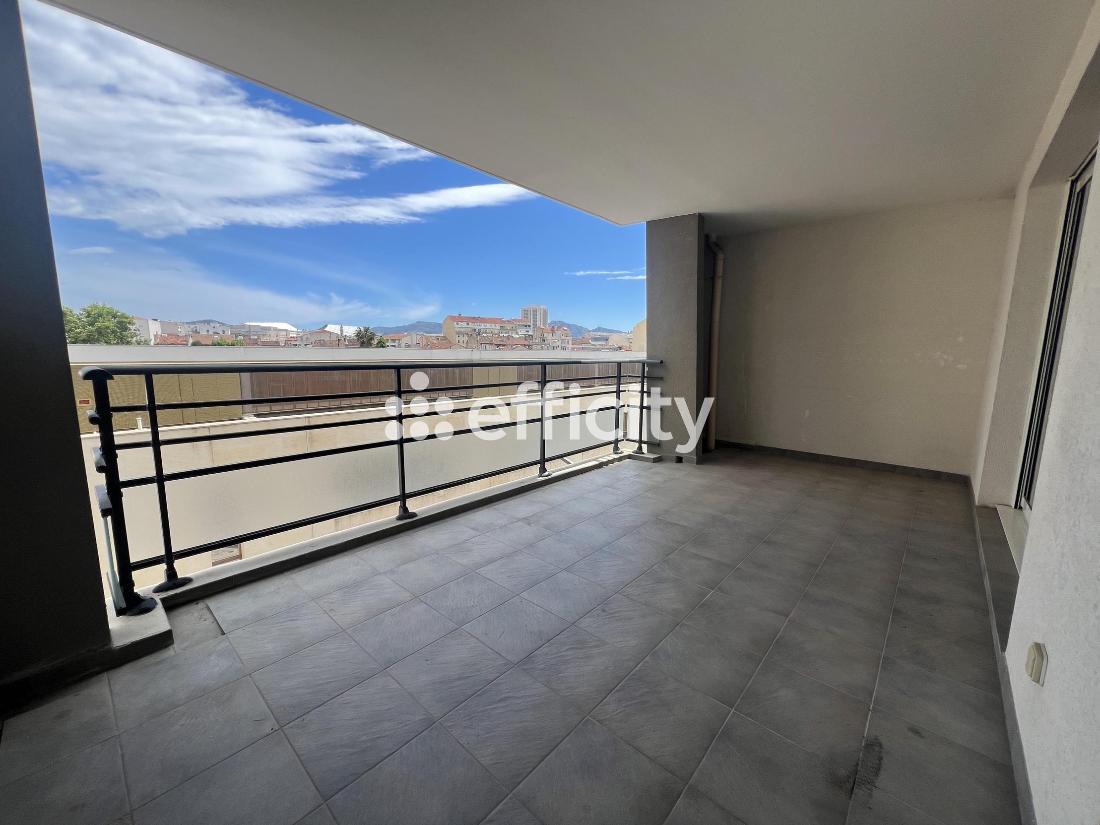appartement 3 pièces - 75m2 à Marseille (13008)