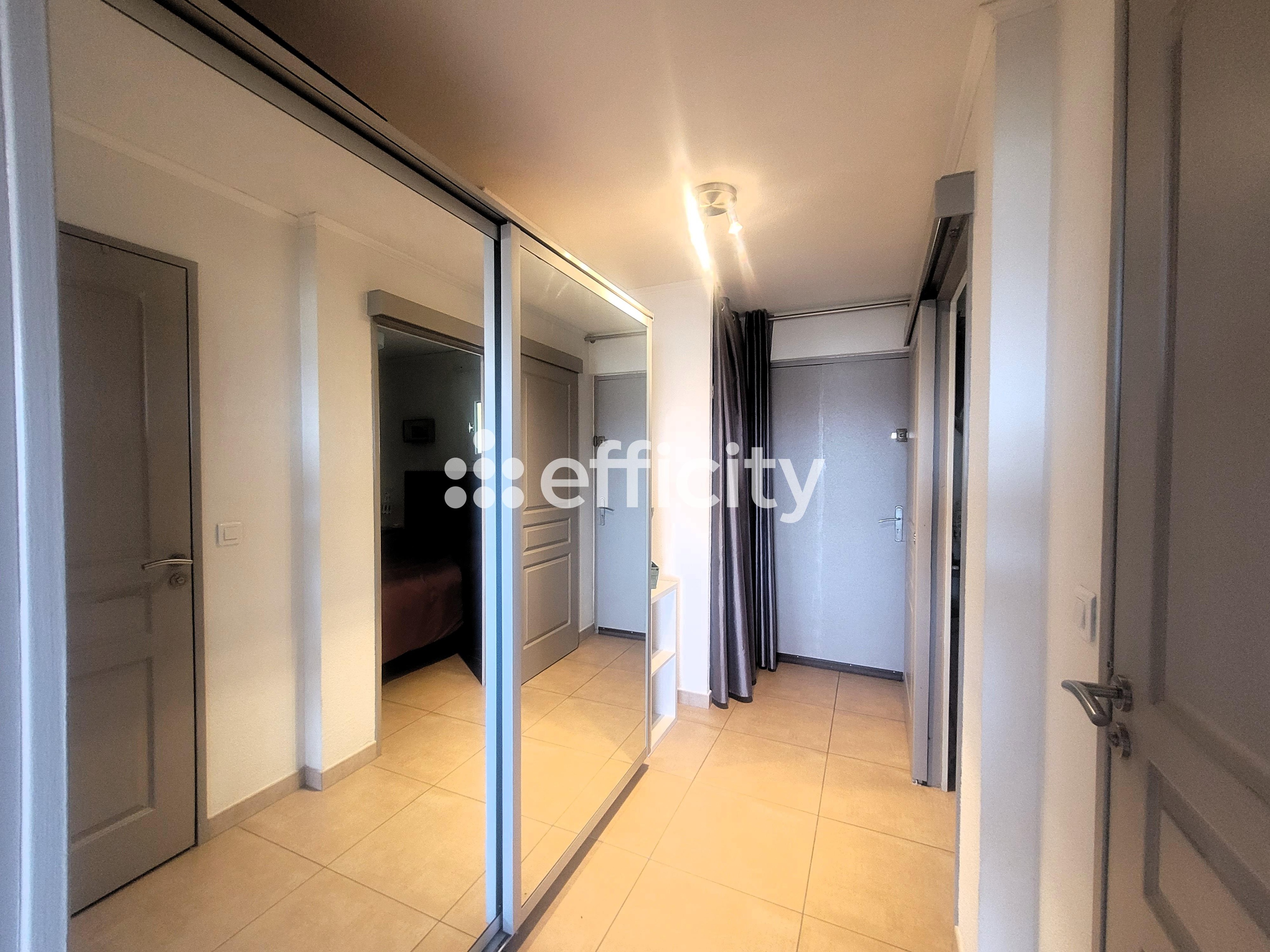 Achat immobilier Appartement 2 pièces  31m2 à Six-Fours-les-Plages (83140) - Photo n°6