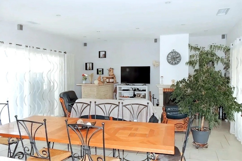 Achat immobilier Maison 9 pièces  305m2 à Paulhan (34230) - Photo n°1