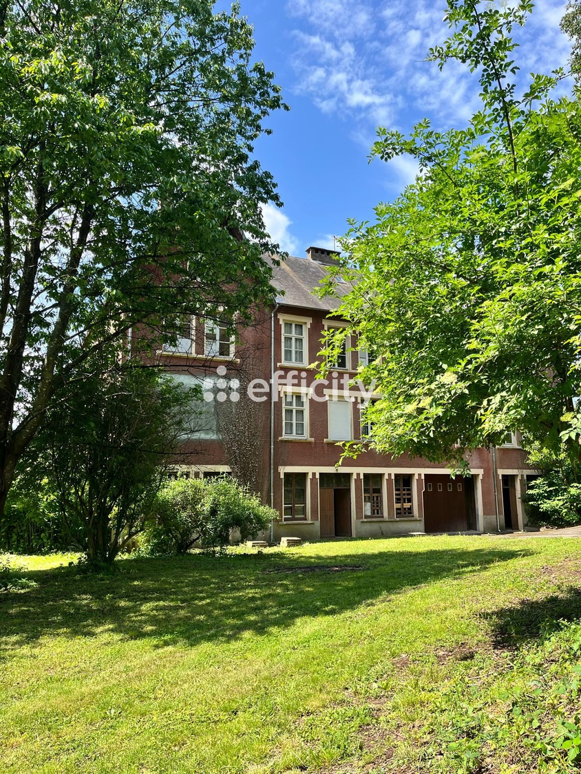 immeuble  - 1000,0m2 à La Ferrière-aux-Étangs (61450)