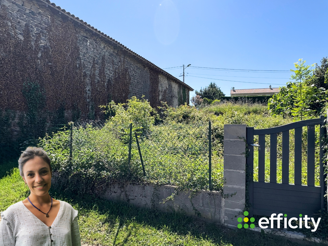 terrain  - 349m2 à Margerie-Chantagret (42560)