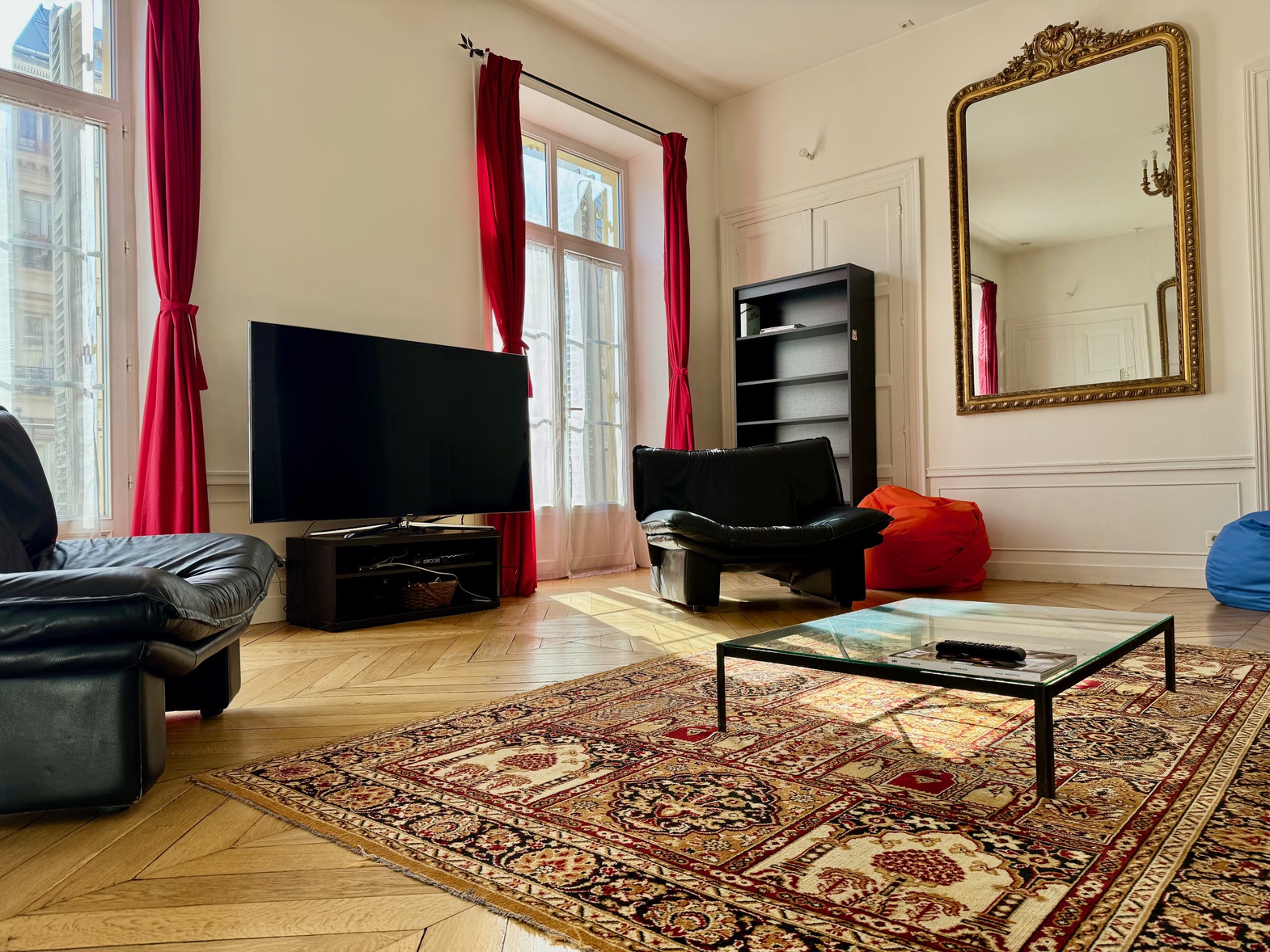 appartement 9 pièces - 202m2 à Paris (75010)
