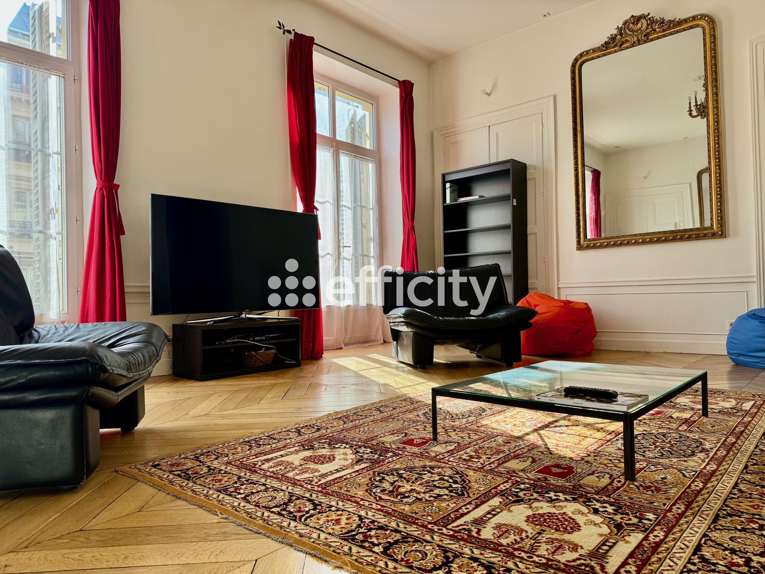 appartement 9 pièces - 202m2 à Paris (75010)