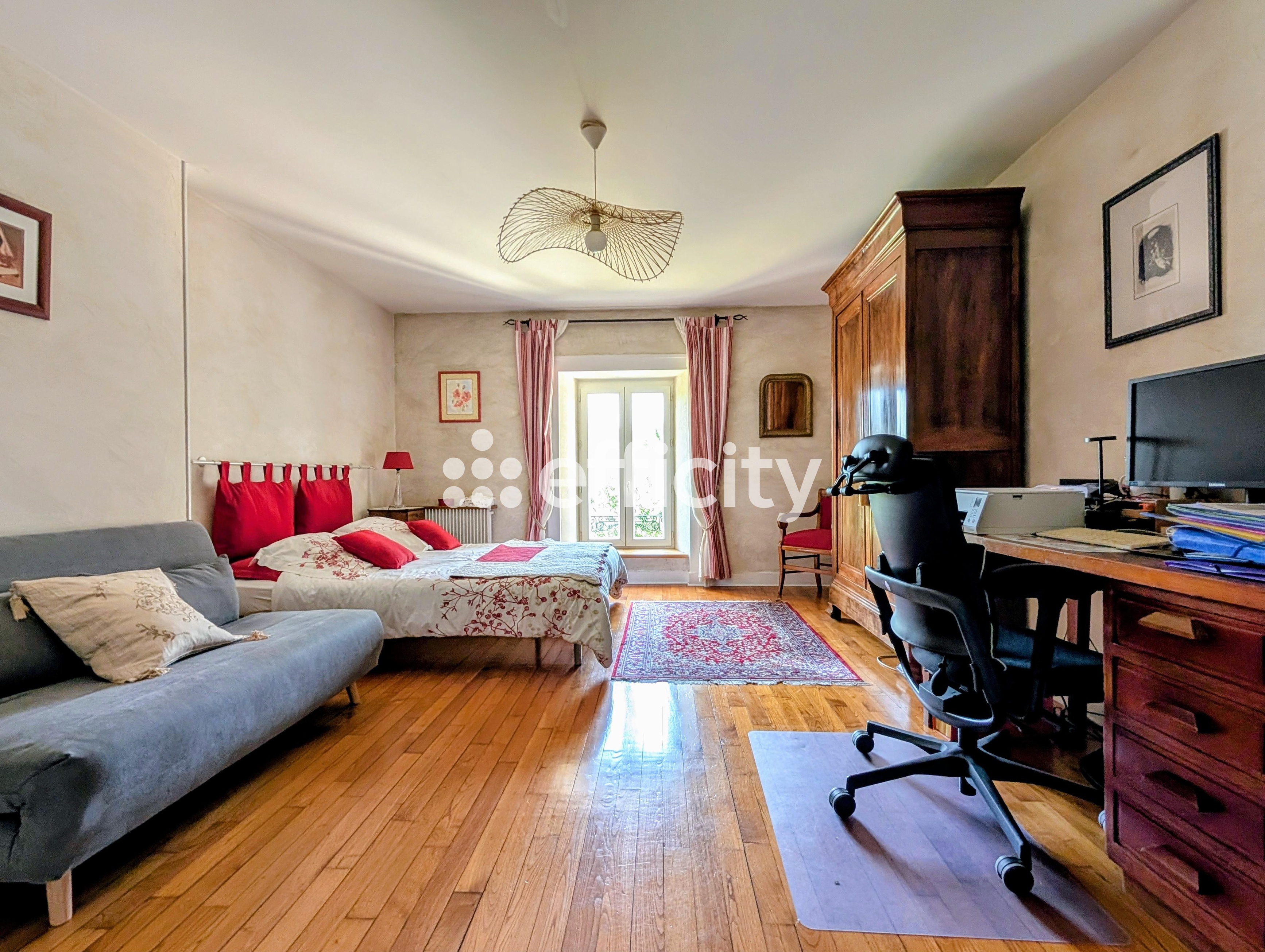 Achat immobilier Maison 8 pièces  175m2 à Saint-Léon-sur-l'Isle (24110) - Photo n°8