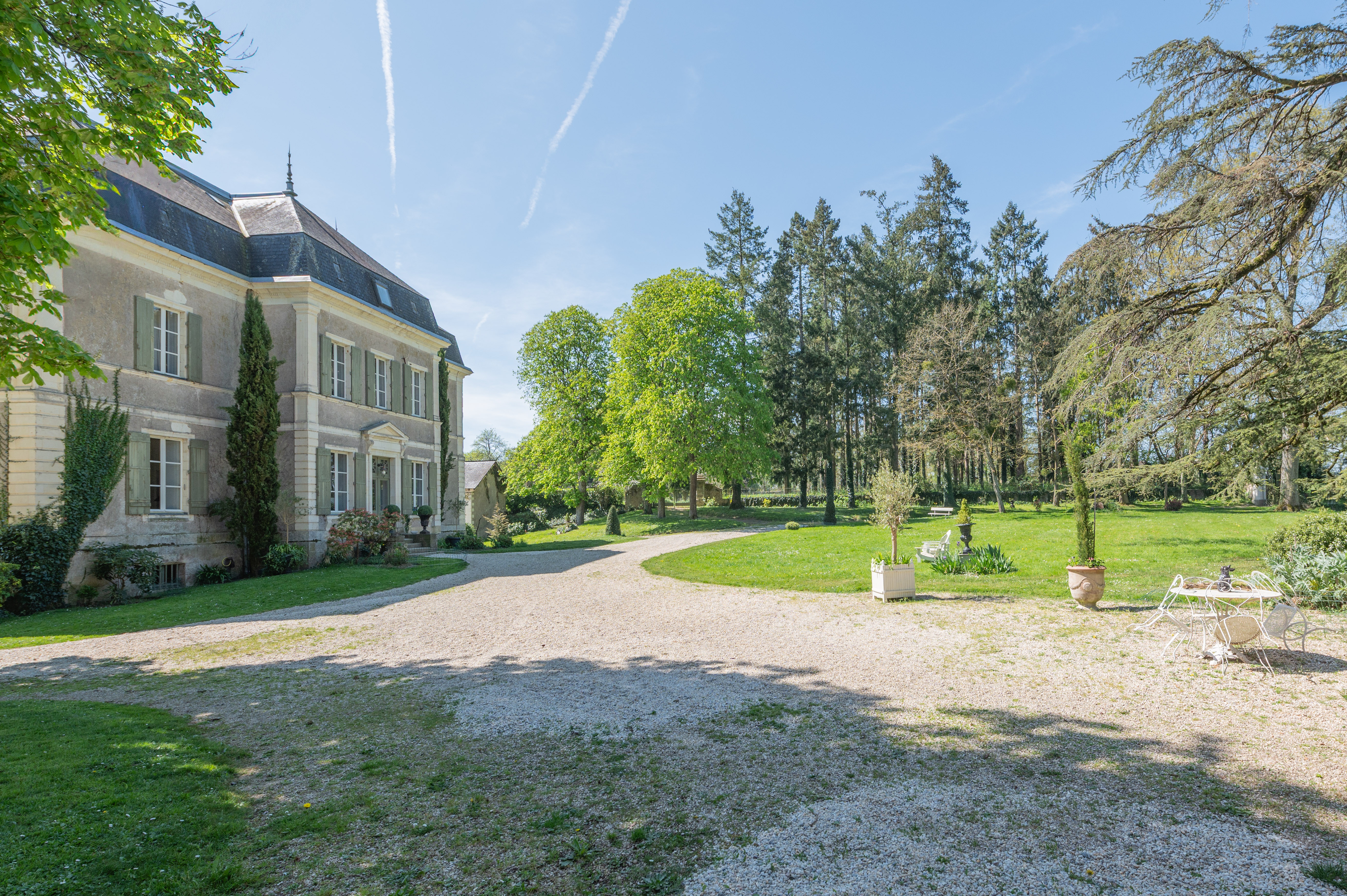 Maison 12 pièces 600 m² · à Pouillé-les-Côteaux · 600 m² · 1 700 000 €