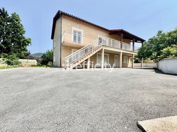 maison 6 pièces - 118,0m2 à Thiers (63300)