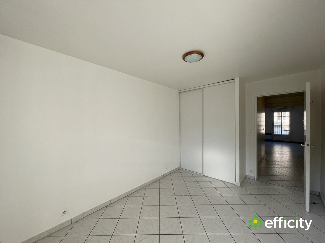 Achat immobilier Appartement 2 pièces  48m2 à Épernon (28230) - Photo n°6
