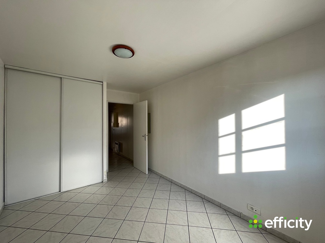 Achat immobilier Appartement 2 pièces  48m2 à Épernon (28230) - Photo n°7