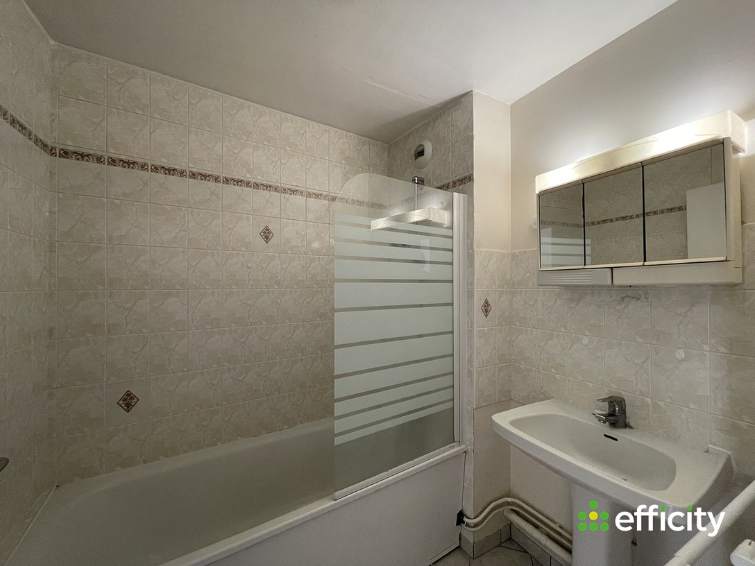 Achat immobilier Appartement 2 pièces  48m2 à Épernon (28230) - Photo n°9