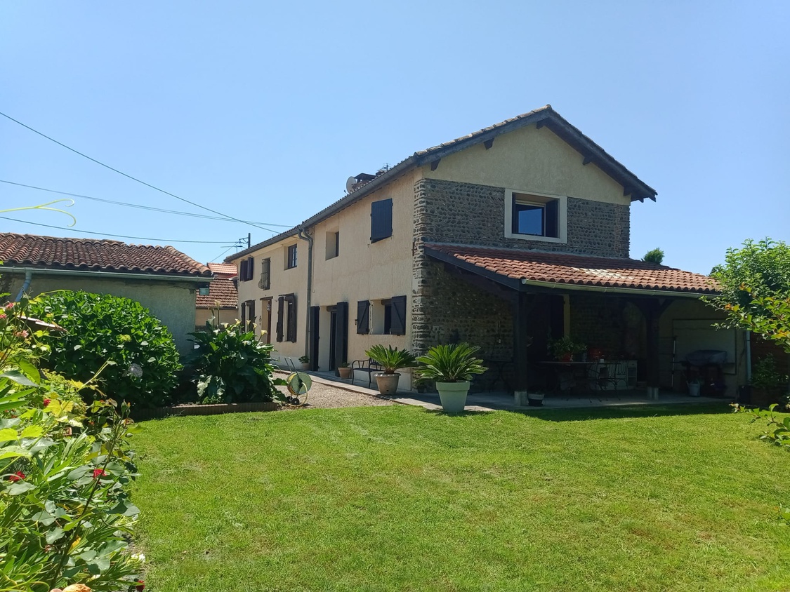 maison 4 pièces - 136m2 à Vic-en-Bigorre (65500)