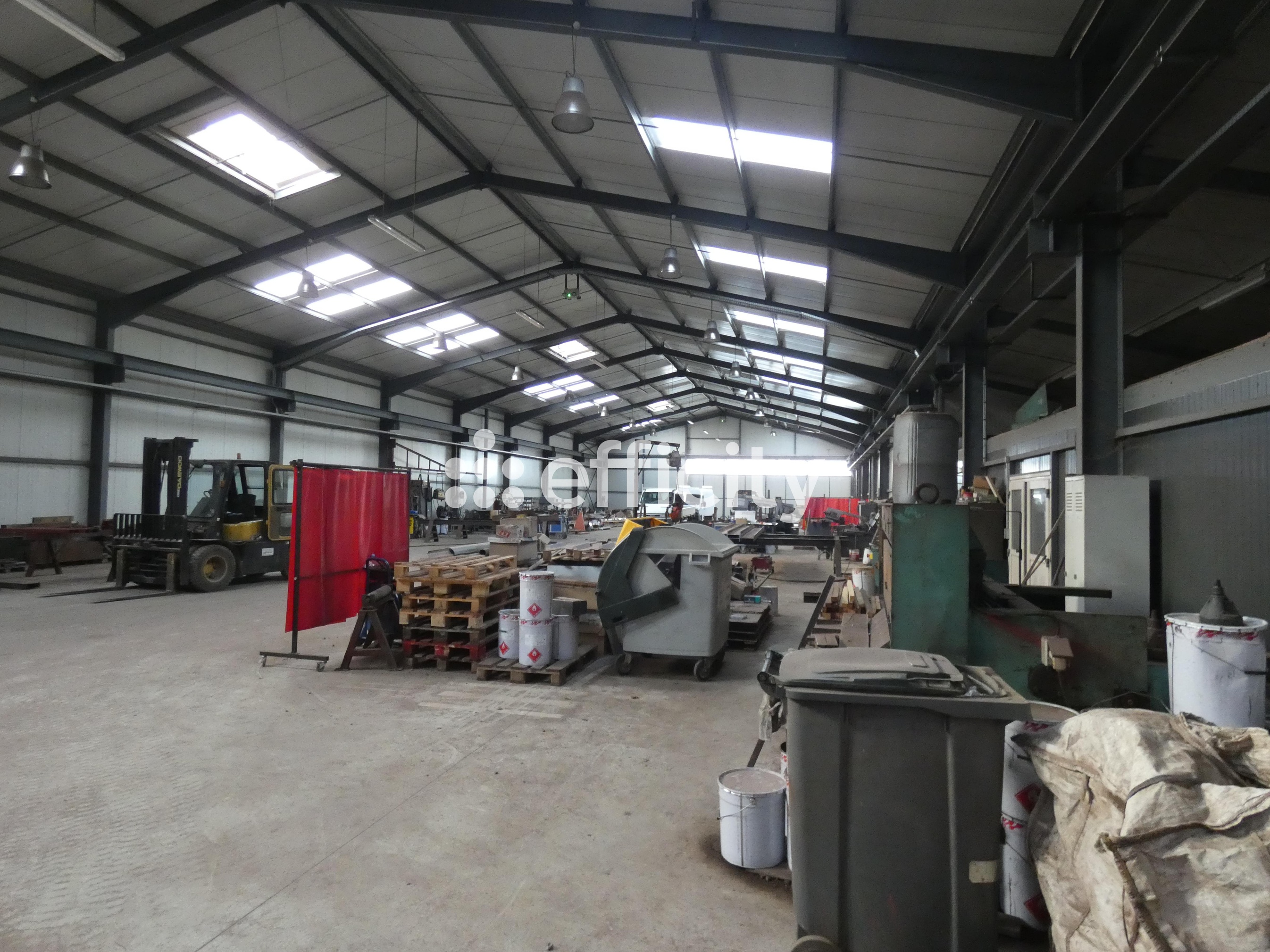 local commercial 4 pièces - 1422m2 à Gannat (03800)