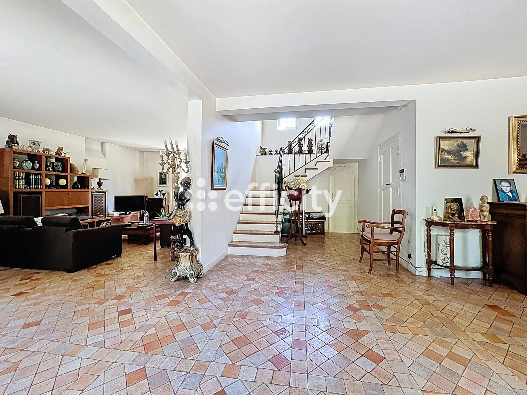 Achat immobilier Maison 8 pièces  210m2 à Aix-en-Provence (13290) - Photo n°4