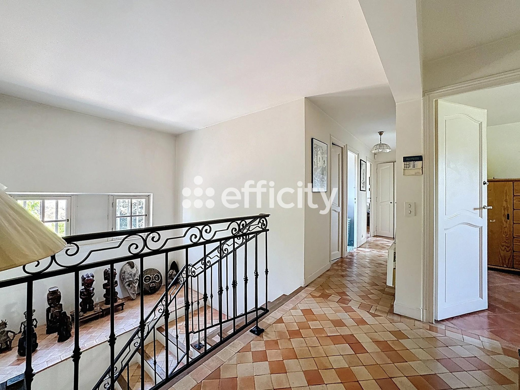 Achat immobilier Maison 8 pièces  210m2 à Aix-en-Provence (13290) - Photo n°5