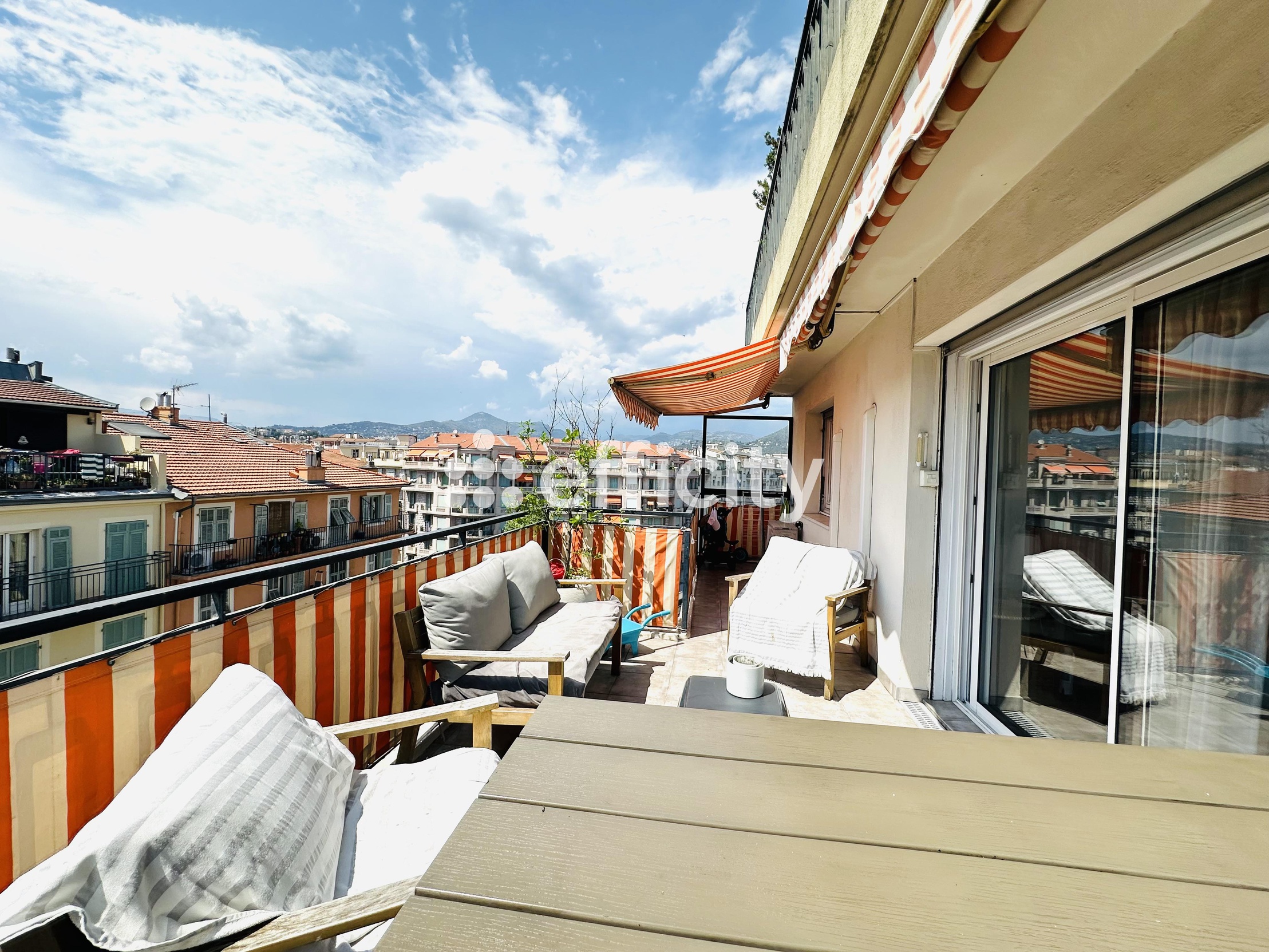 appartement 3 pièces - 80m2 à Nice (06300)