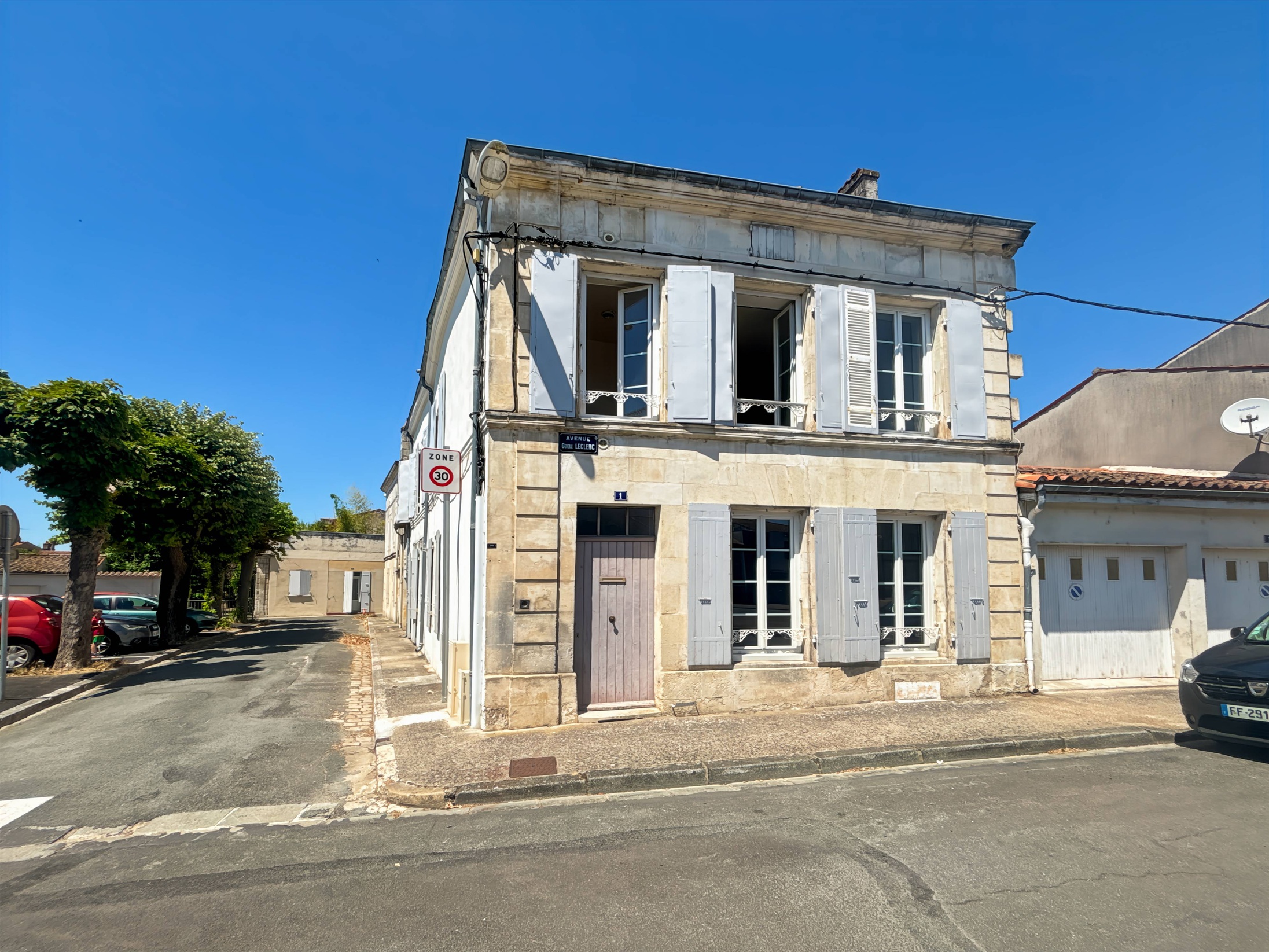 maison 5 pièces - 130m2 à Saint-Jean-d'Angély (17400)