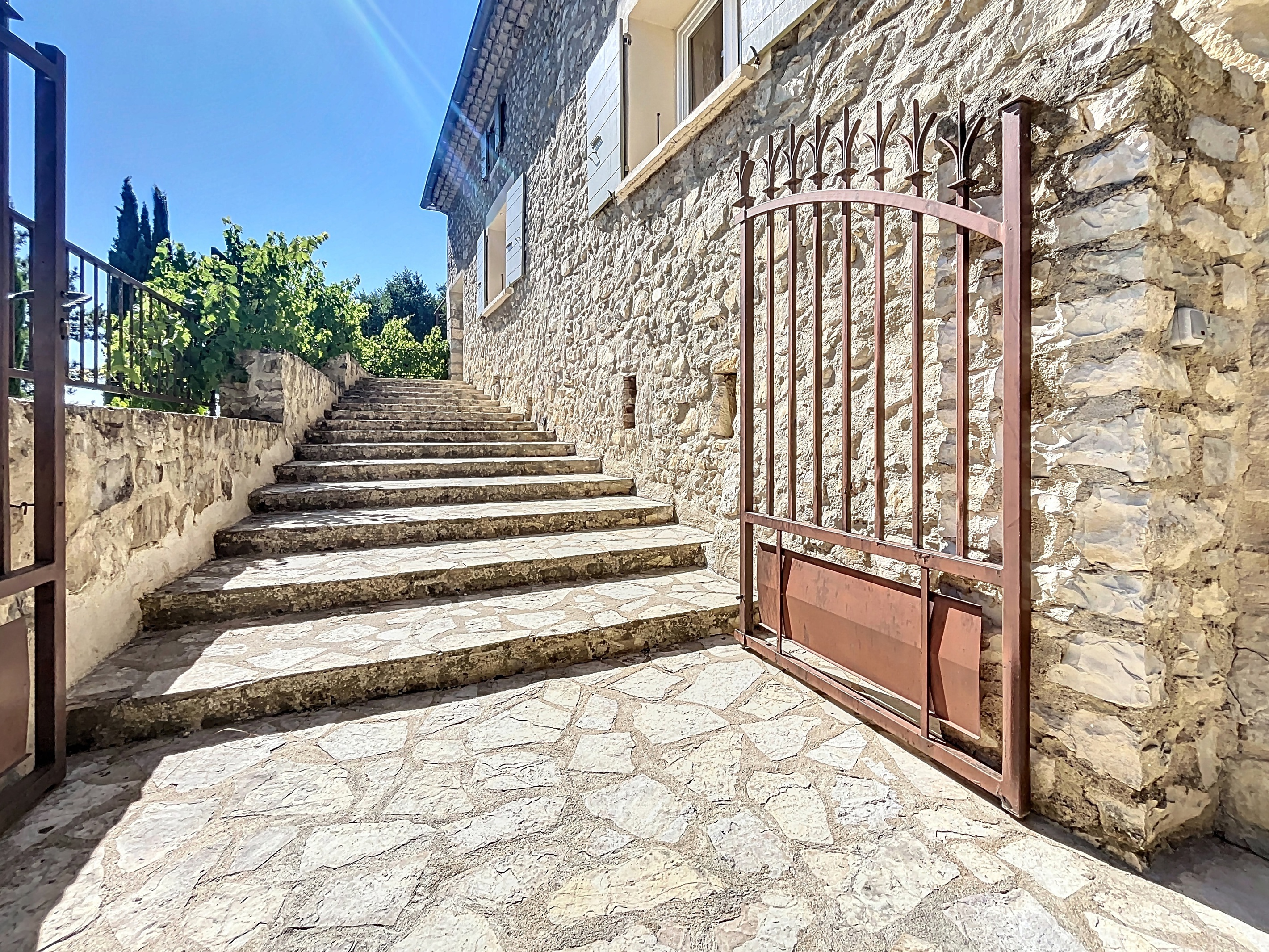 Achat immobilier Maison 9 pièces  271m2 à Mirmande (26270) - Photo n°20