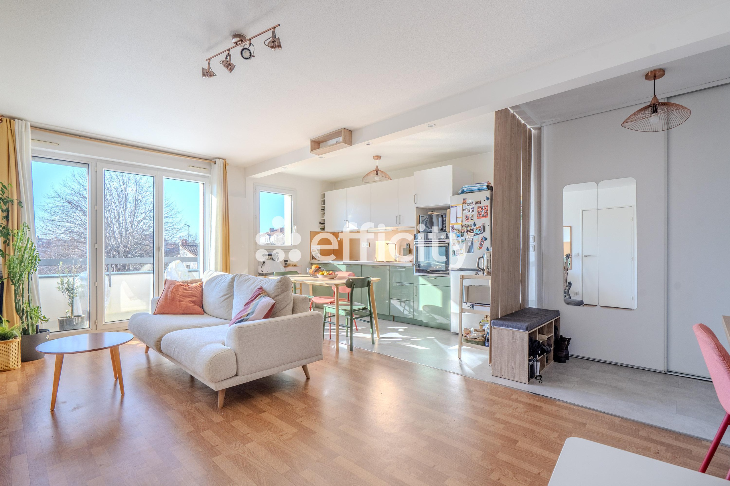 Achat immobilier Appartement 2 pièces  49m2 à Bordeaux (33000) - Photo n°1