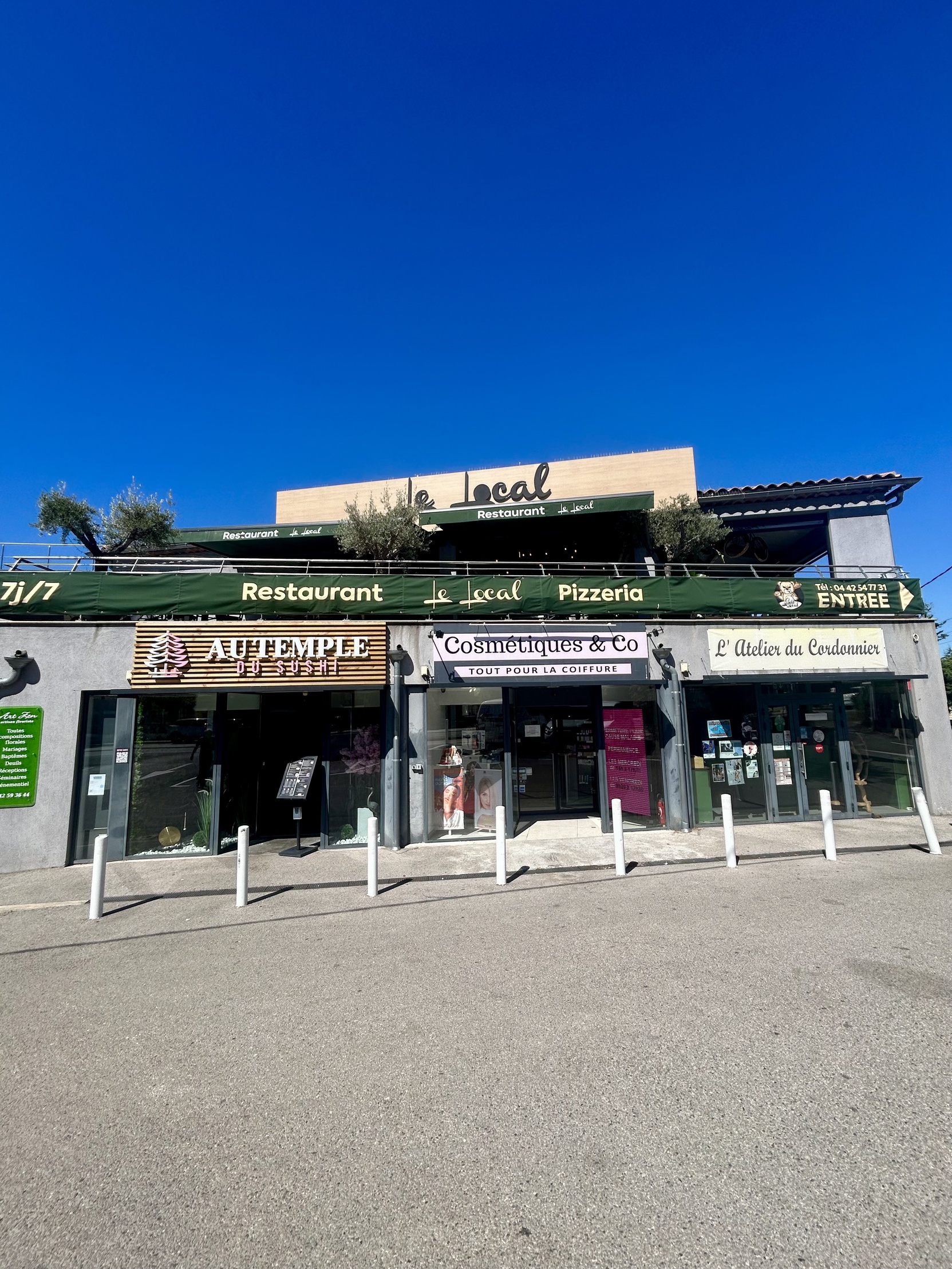 local commercial 2 pièces - 150m2 à Bouc-Bel-Air (13320)