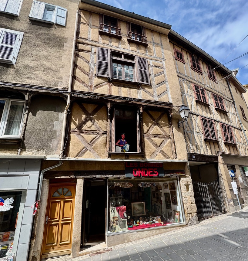 immeuble 7 pièces - 120m2 à Thiers (63300)