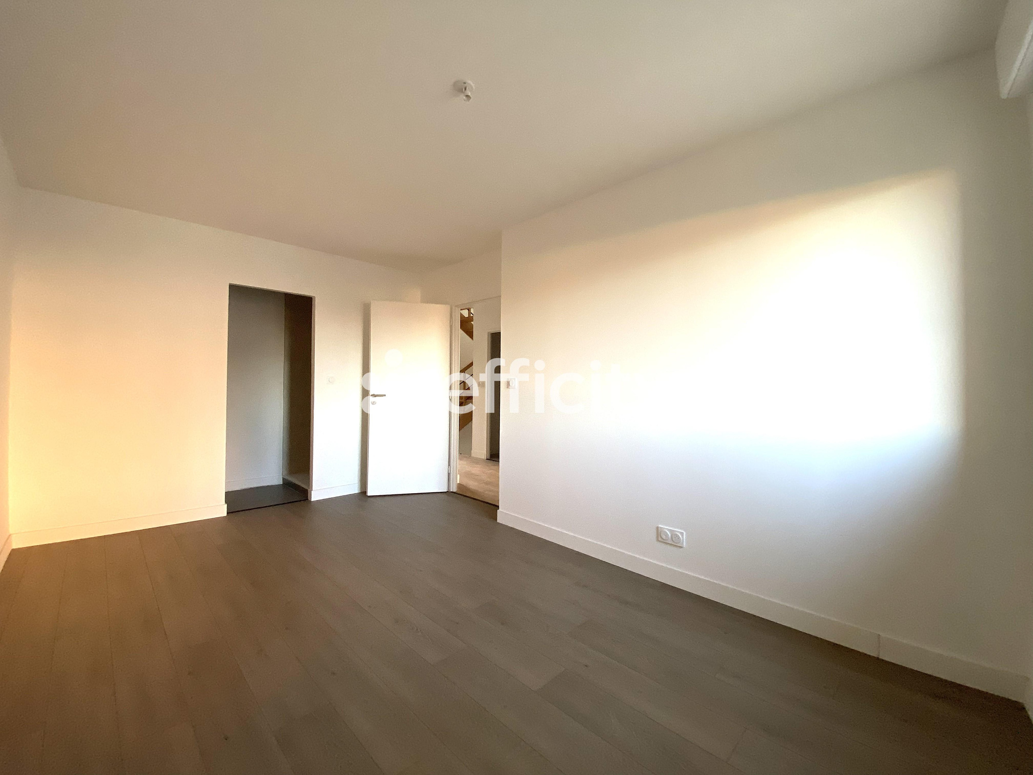 Achat immobilier Maison 6 pièces  127m2 à Ruy-Montceau (38300) - Photo n°5