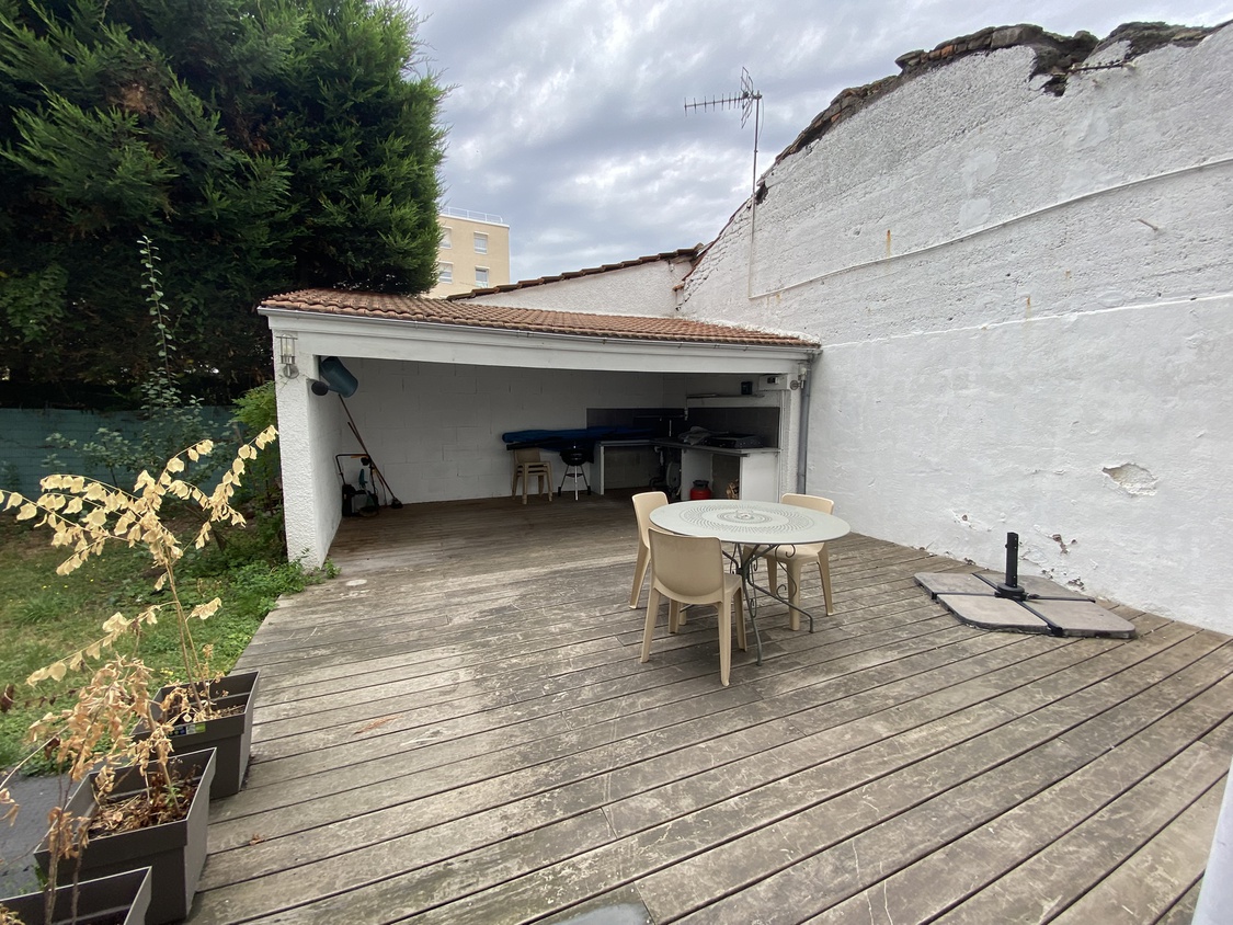 appartement 8 pièces - 219m2 à Saint-Étienne (42100)