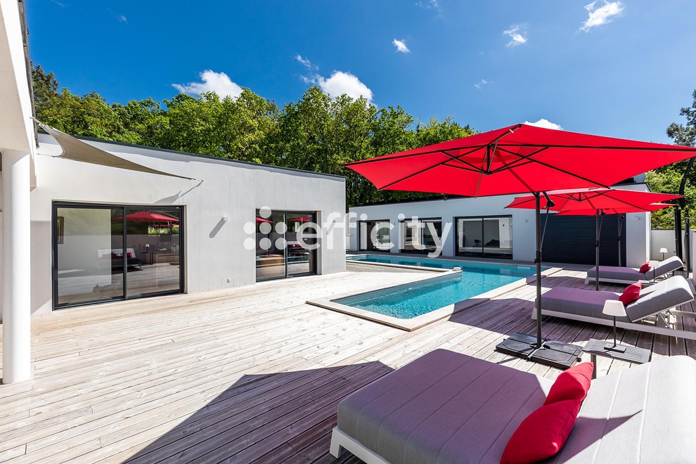 maison 10 pièces - 340,0m2 à Pauillac (33250)