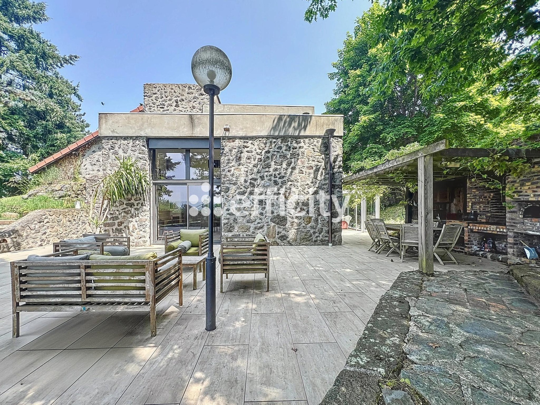 Achat immobilier Maison 5 pièces  243m2 à Le Puy-en-Velay (43000) - Photo n°4