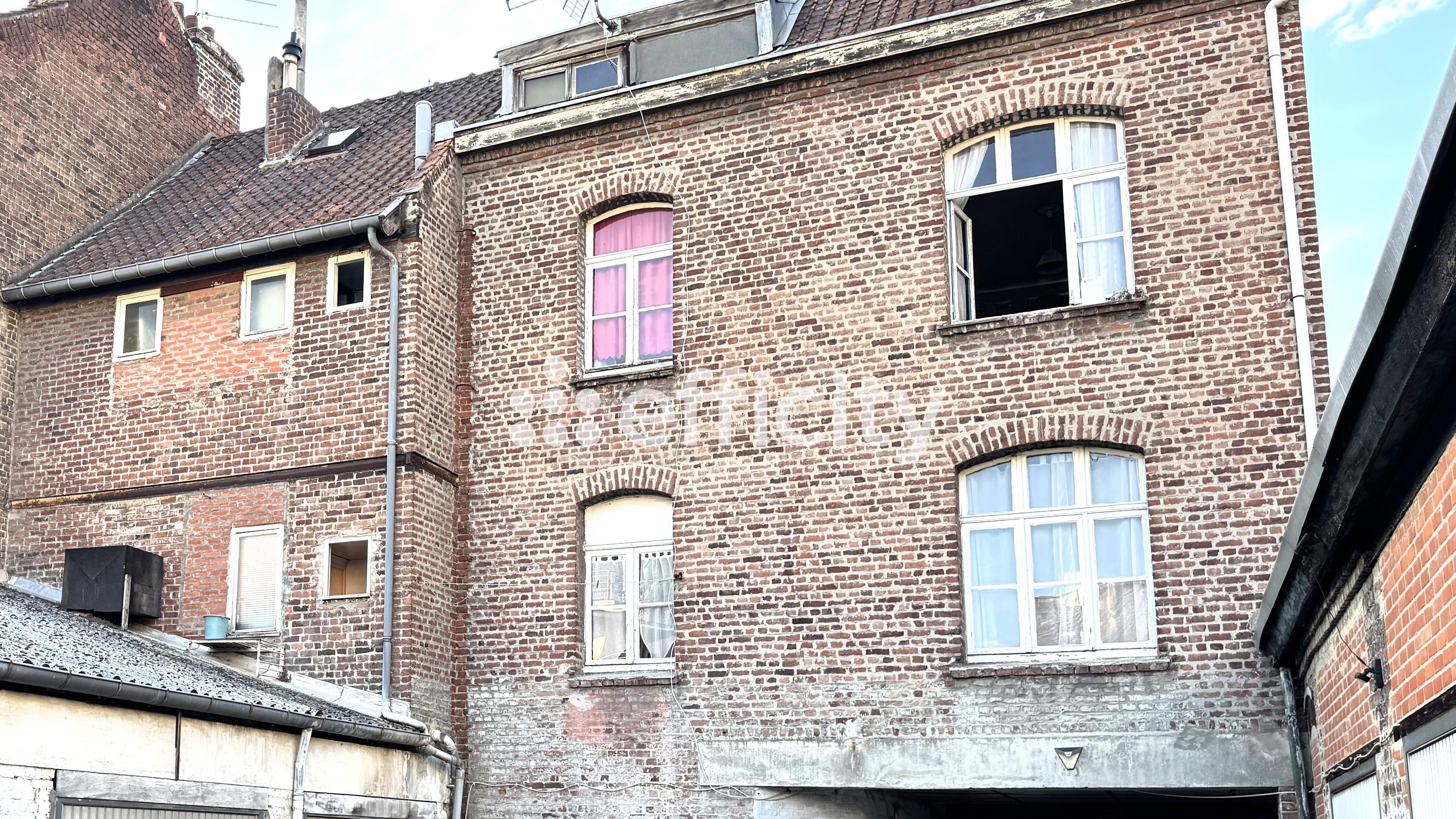 Achat immobilier Immeuble 4 pièces  151m2 à Lille (59000) - Photo n°1