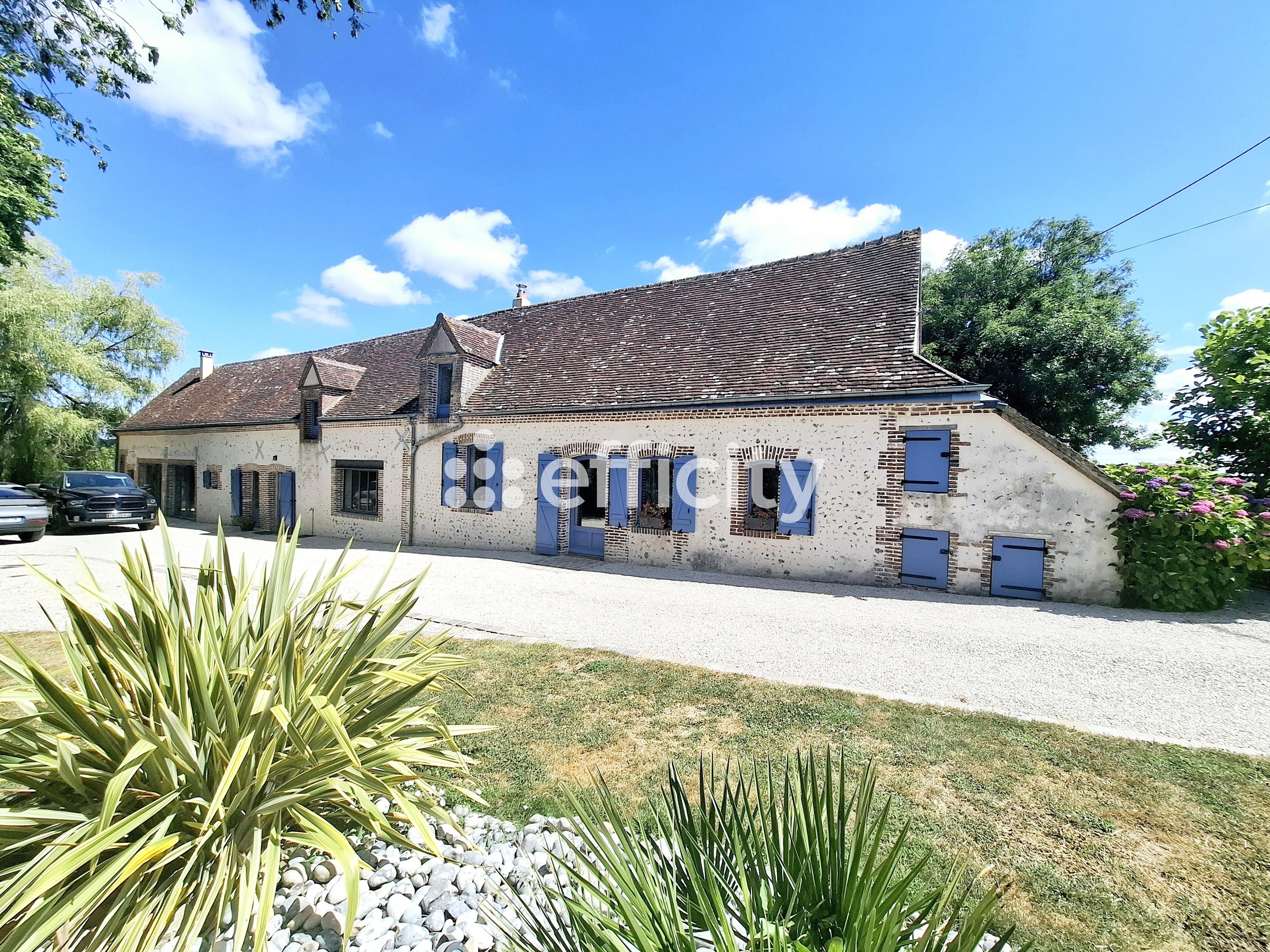 maison 8 pièces - 335m2 à Nogent-le-Rotrou (28400)