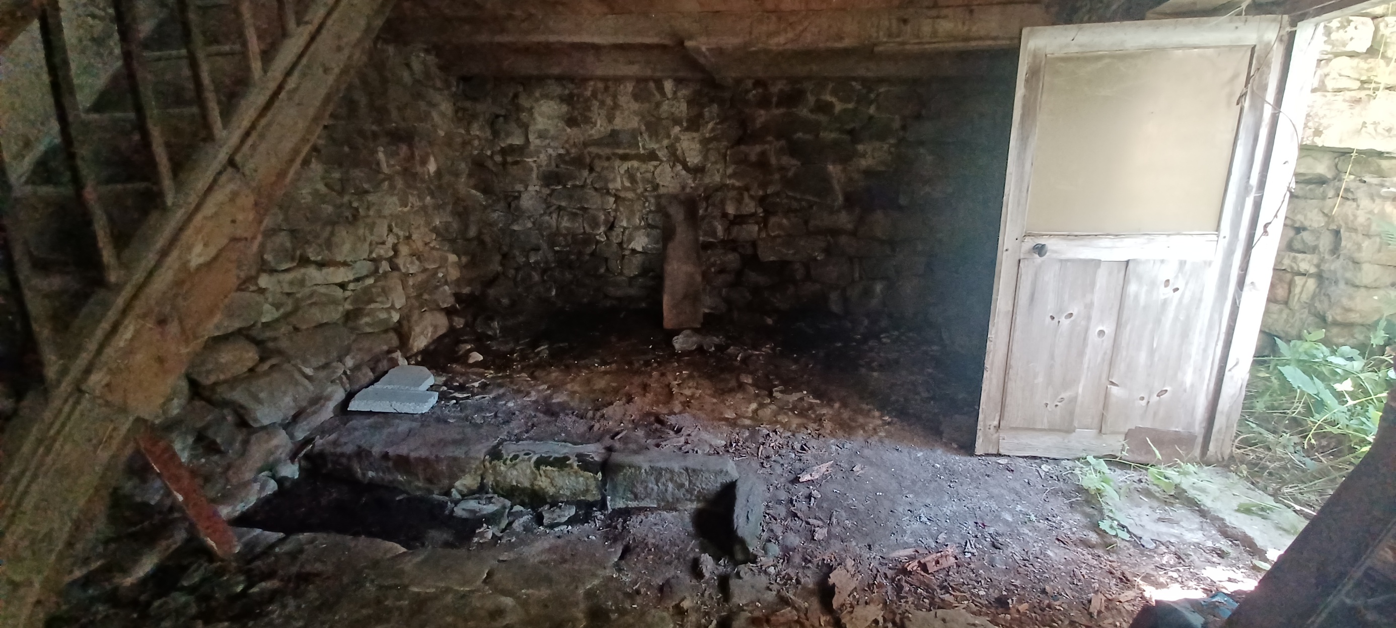 Achat immobilier Maison 5 pièces  250m2 à Chaudes-Aigues (15110) - Photo n°4