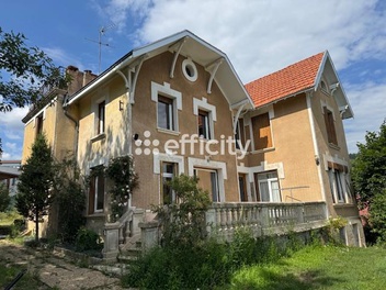 maison 11 pièces - 270m2 à Thiers (63300)