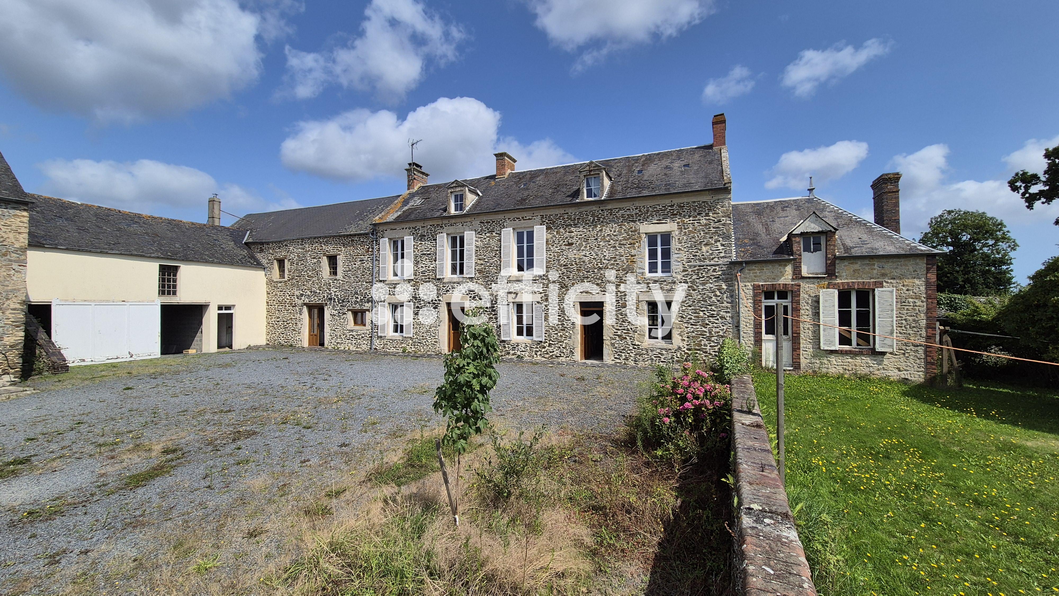 Maison 6 pièces 180 m² · au Molay-Littry · 180 m² · 379 900 €