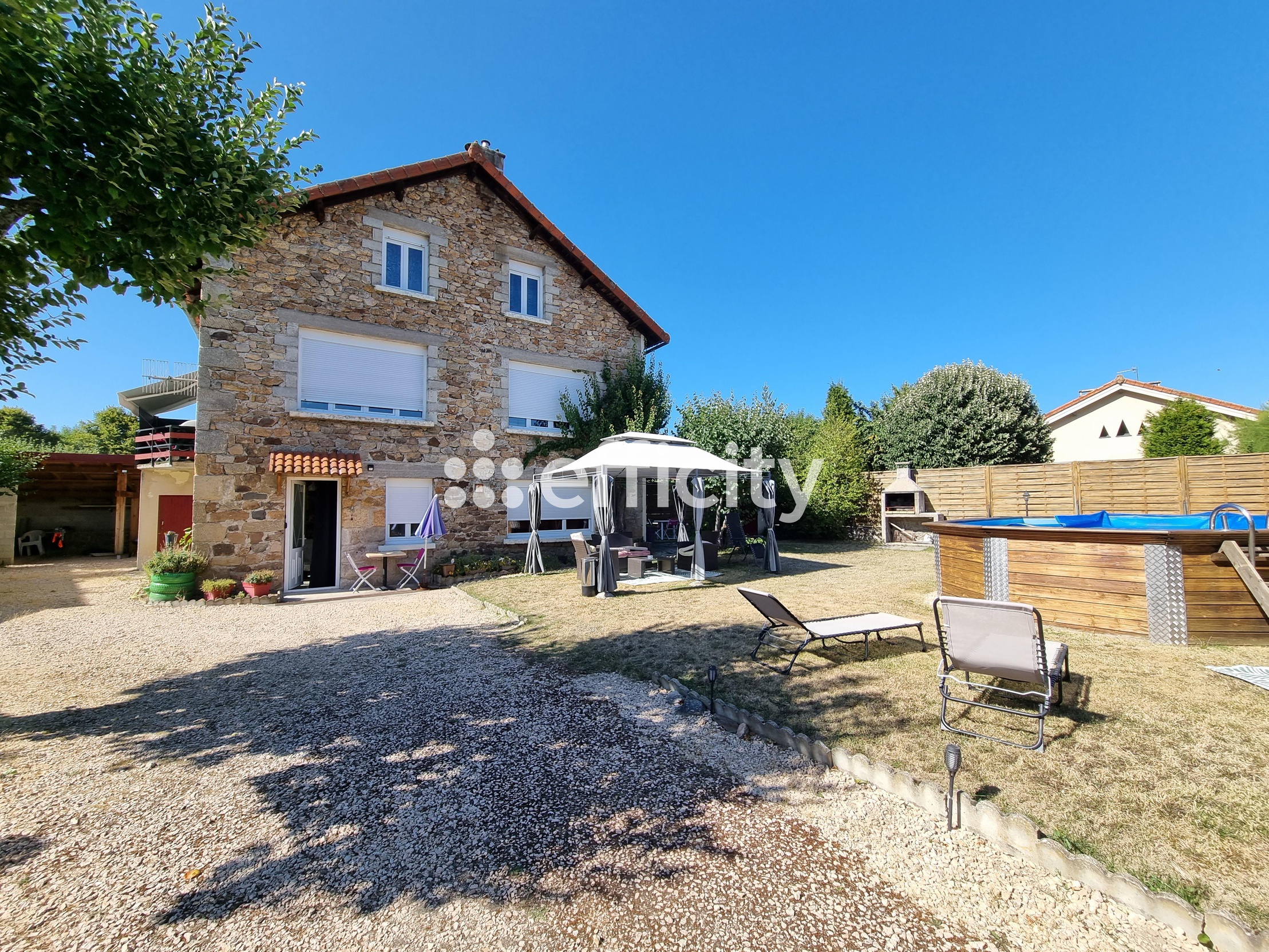 maison 13 pièces - 234m2 à Le Malzieu-Ville (48140)