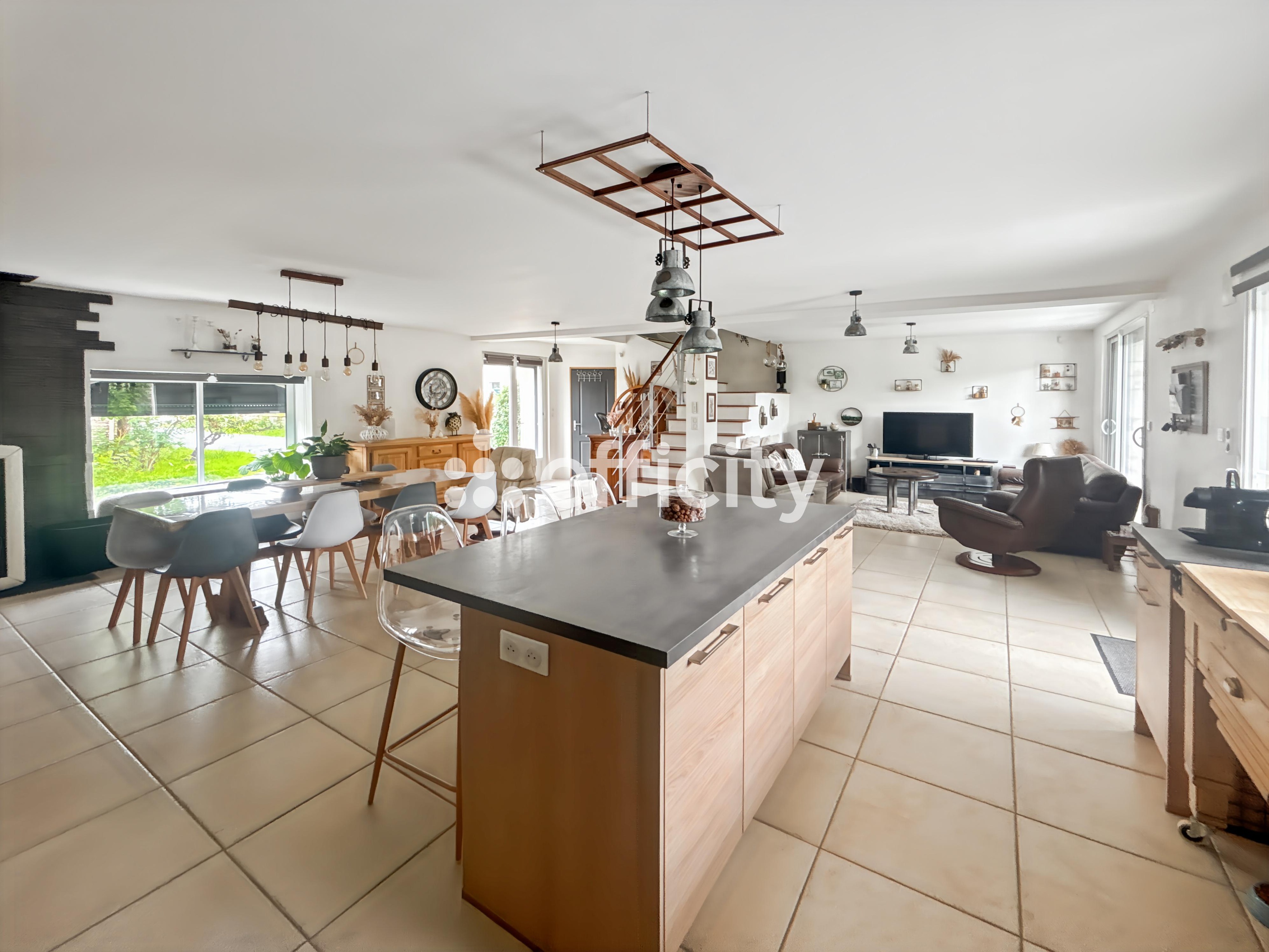 Achat immobilier Maison 6 pièces  192m2 à Nantillé (17770) - Photo n°6