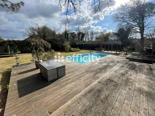 Achat immobilier Maison 7 pièces  186m2 à Le Taillan-Médoc (33320) - Photo n°11