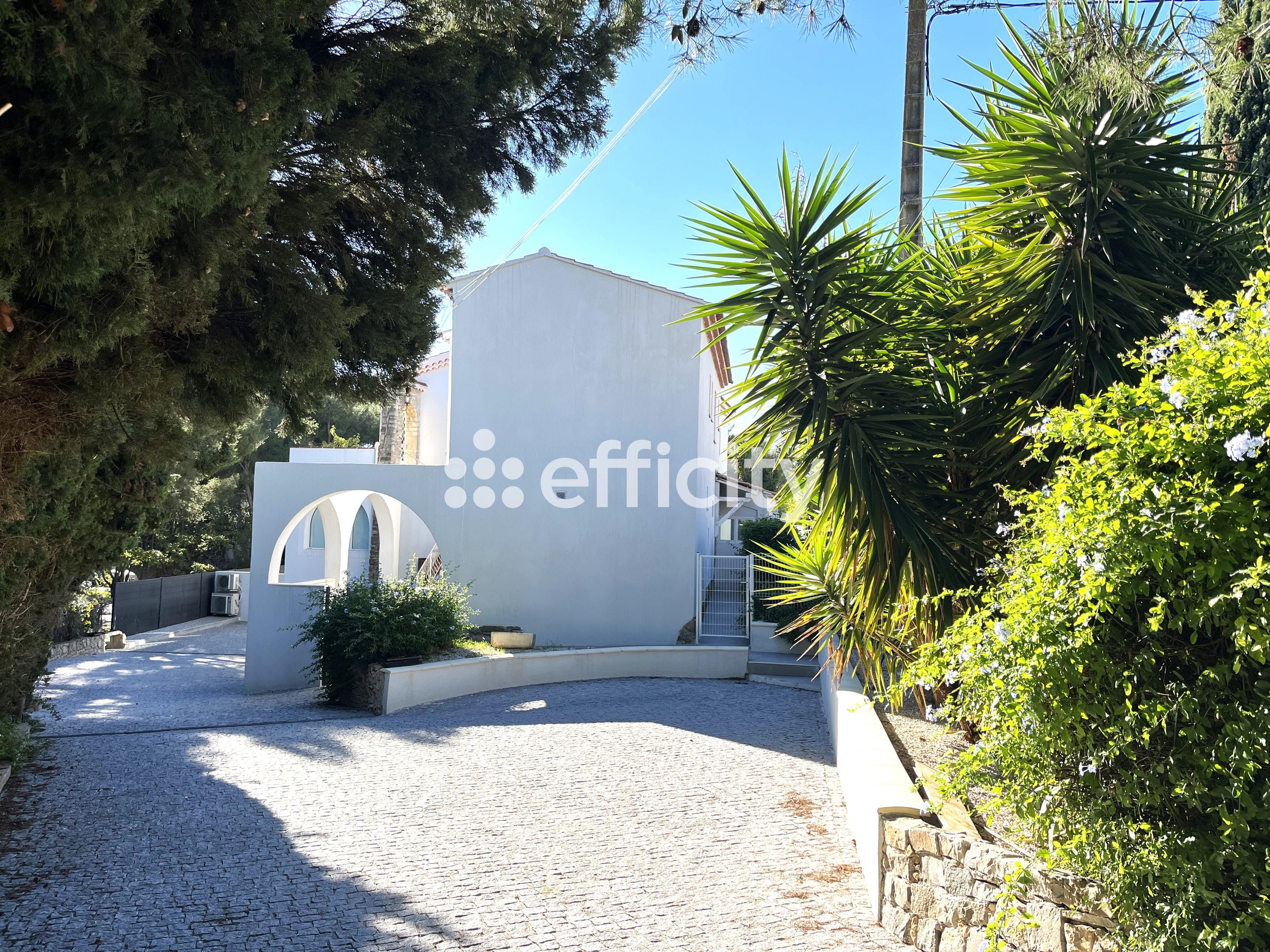 appartement 5 pièces - 117m2 à Saint-Cyr-sur-Mer (83270)