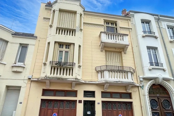 immeuble 7 pièces - 231m2 à Vichy (03200)