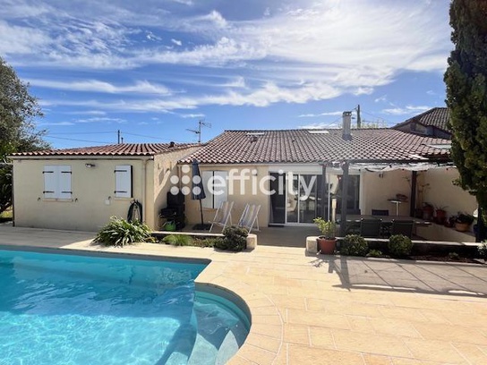 Achat immobilier Maison 5 pièces  156m2 à Arces (17120) - Photo n°1