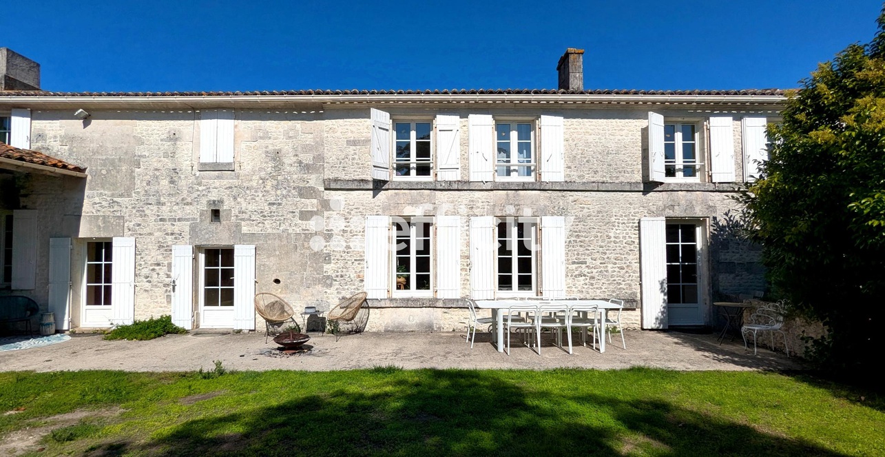 maison 5 pièces - 210,0m2 à Angeac-Champagne (16130)