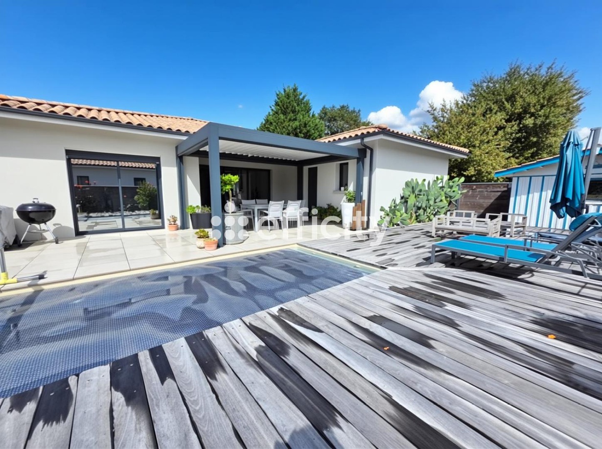 Achat immobilier Maison 6 pièces  127m2 à Biganos (33380) - Photo n°1