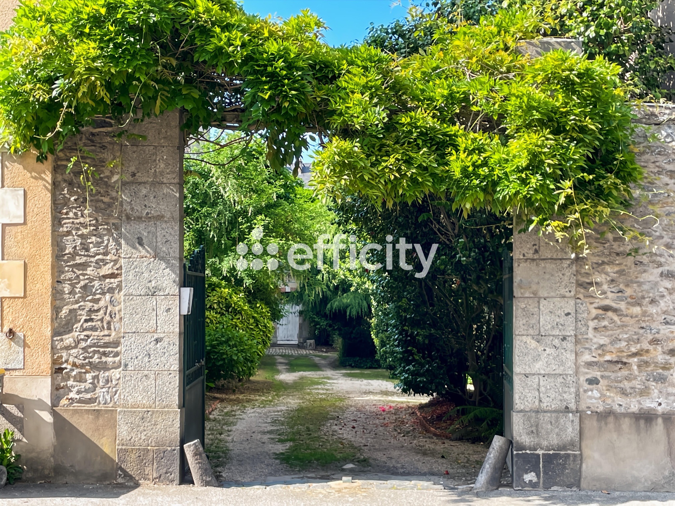 maison 14 pièces - 404m2 à Laval (53000)