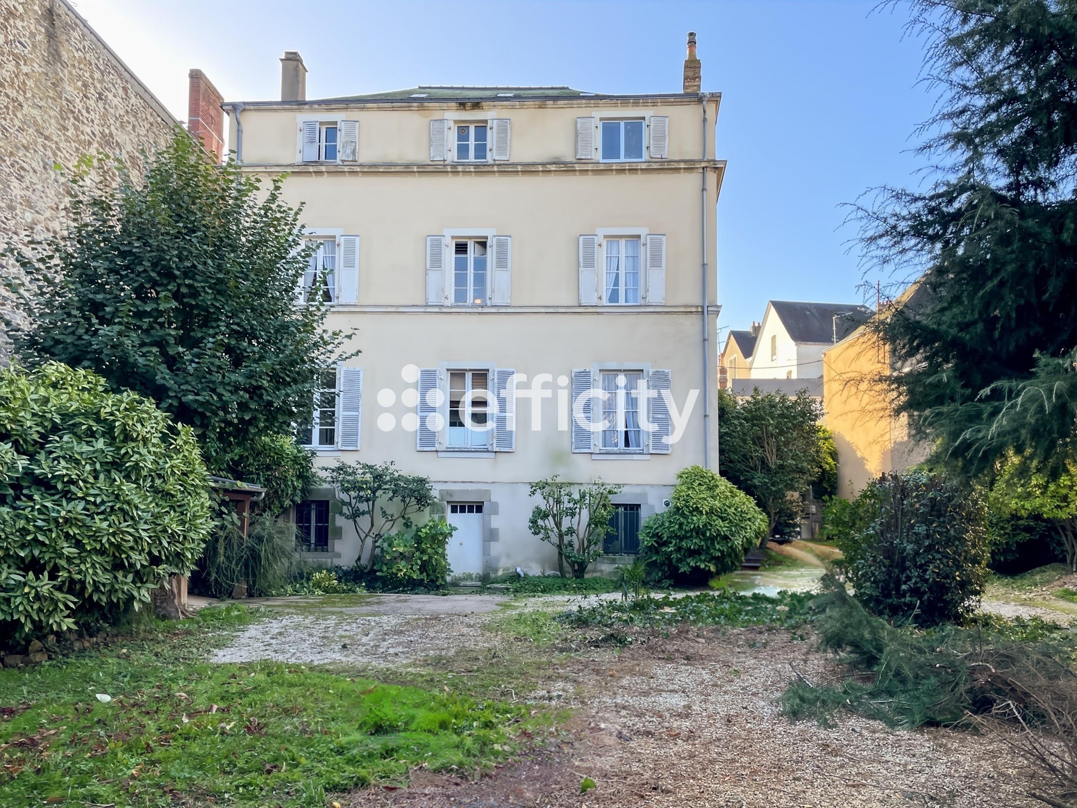 maison 14 pièces - 404m2 à Laval (53000)